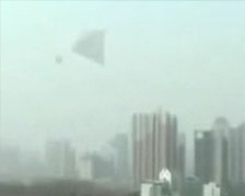 2010年2月28日中国西安巨型大金字塔 UFO