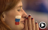 俄波两队告别欧洲杯 球迷悲情落泪