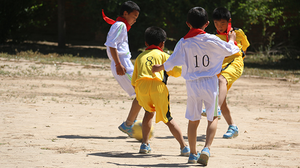 夏津县985个孩子实现足球梦