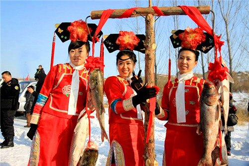 56个民族全家福共迎2015春节:满族篇-搜狐新闻