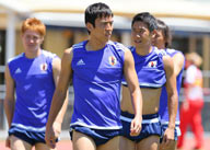 日本队训练集体露大腿