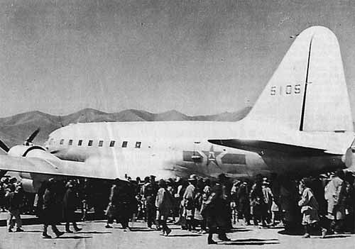 人民空军50年前首航西藏绝版照片大披露