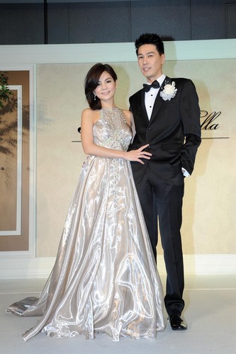 ella大喜日感动落泪she姐妹现身欲闹洞房