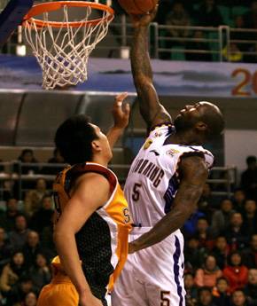 伤病让辽宁成惊弓之鸟 超负荷作战成战绩救命药