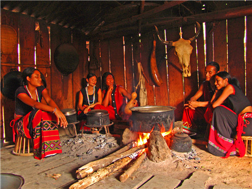瓦良格民族图片